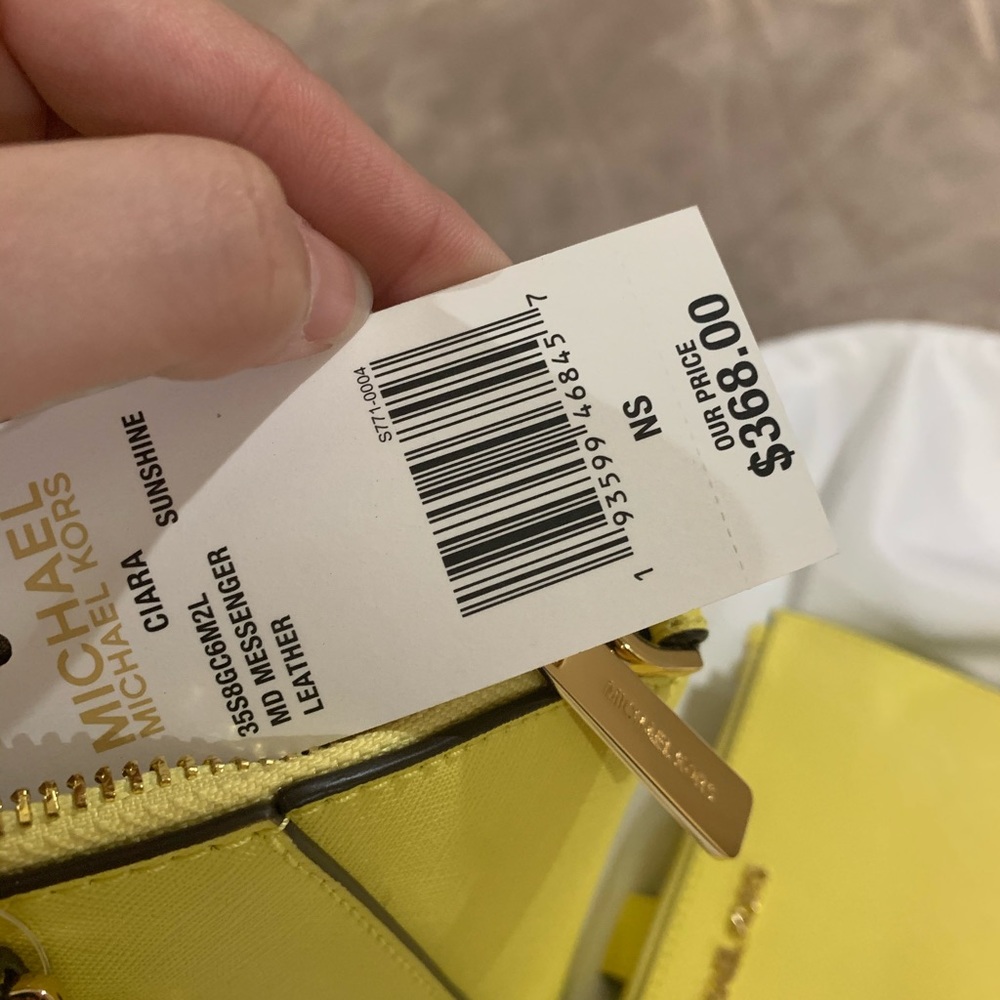 NWT MICHAEL KORS YELLOW LURSE AND WALLET SET 😍 - Picture 8 of 11